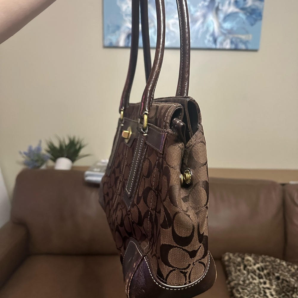 Vintage Coach Hampton Signature handbag in brown - Picture 2 of 9